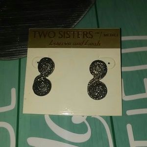 Vtg. TWO SISTERS Earrings NWT